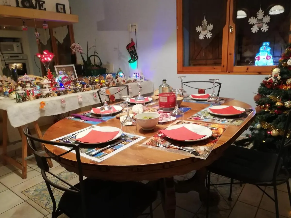 Les Haies Vives Choisy Homestay